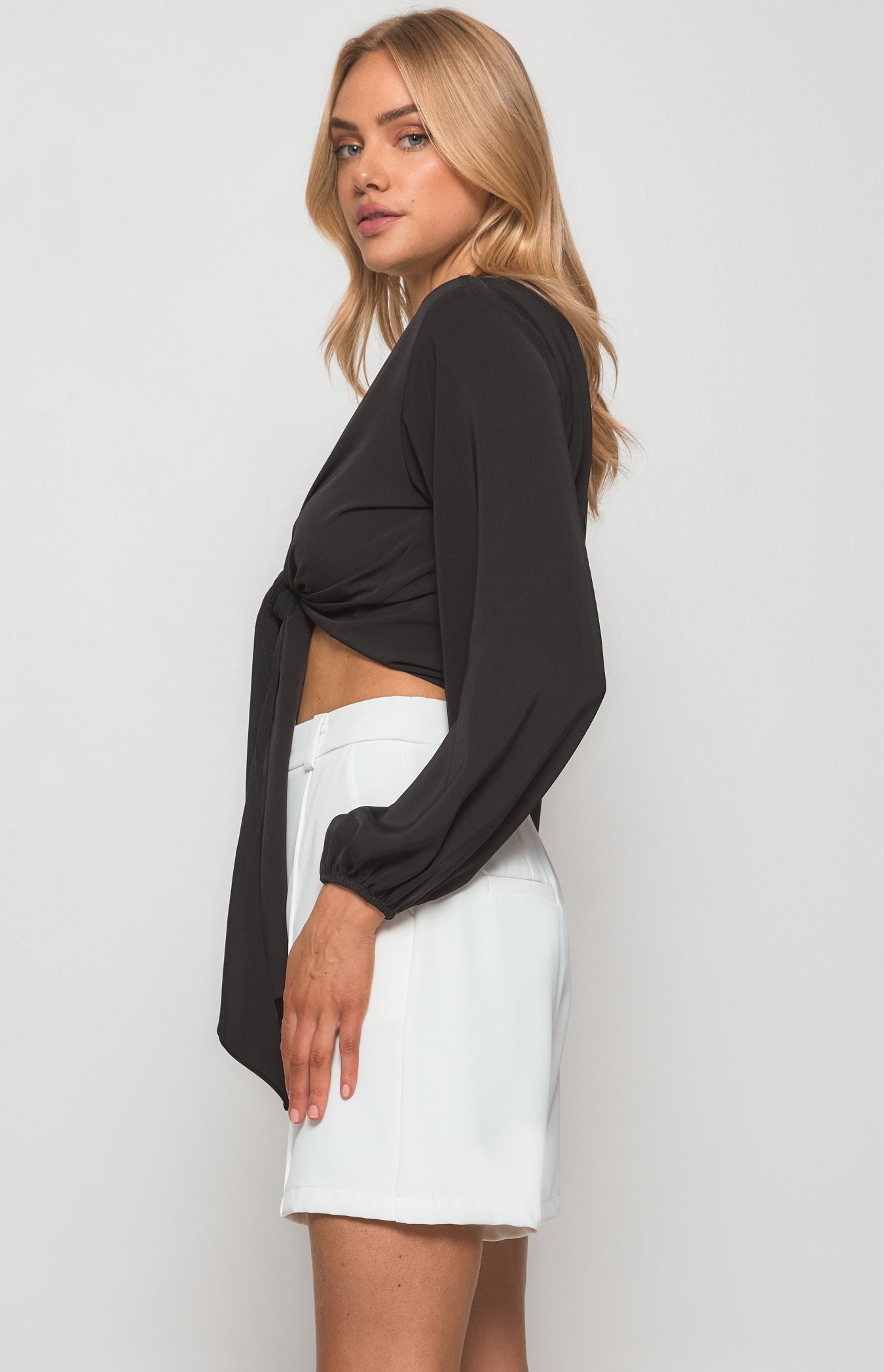 MAREE TOP - TWIST FRONT CROPPED LONG SLEEVE TOP