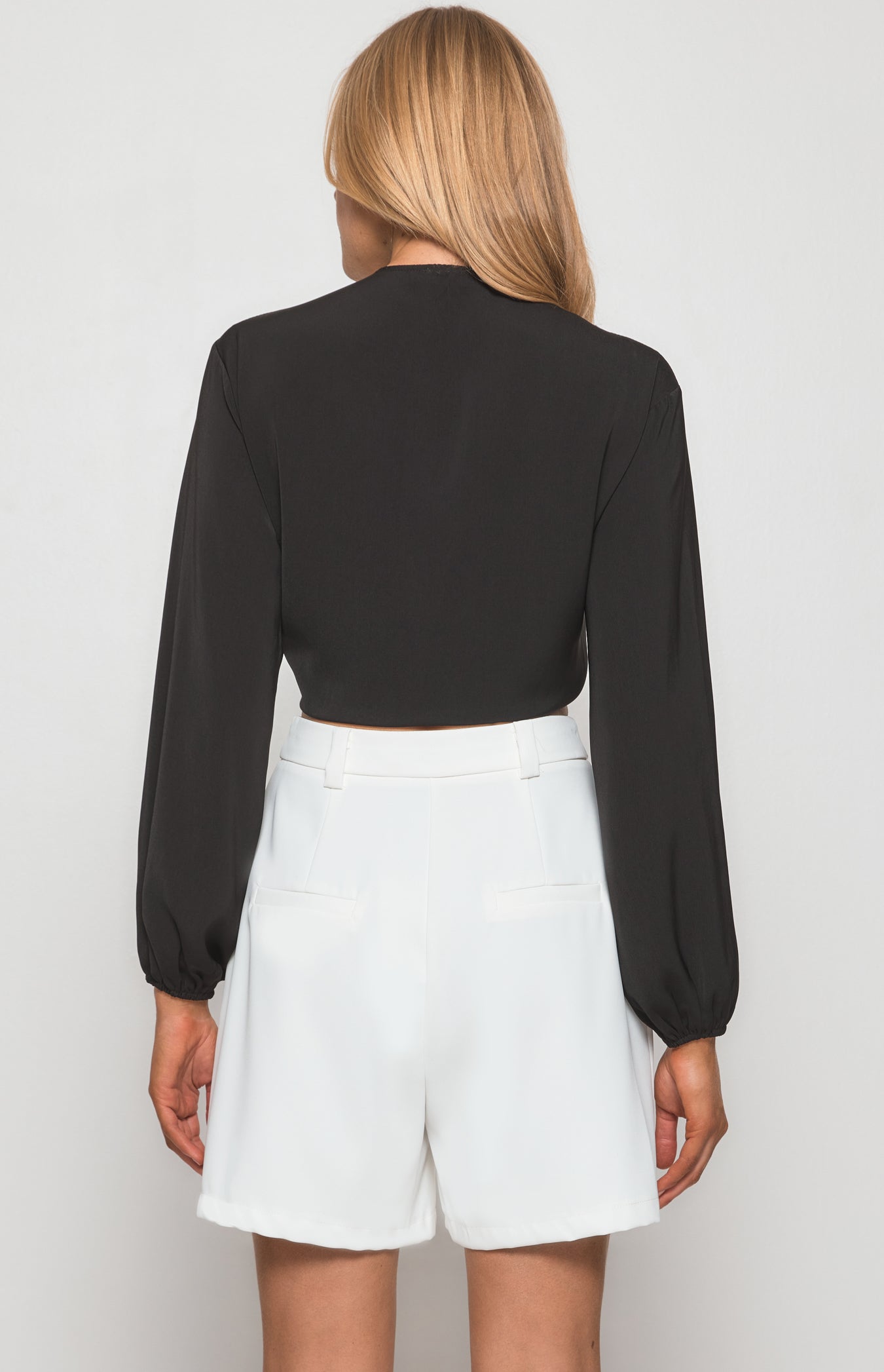 MAREE TOP - TWIST FRONT CROPPED LONG SLEEVE TOP